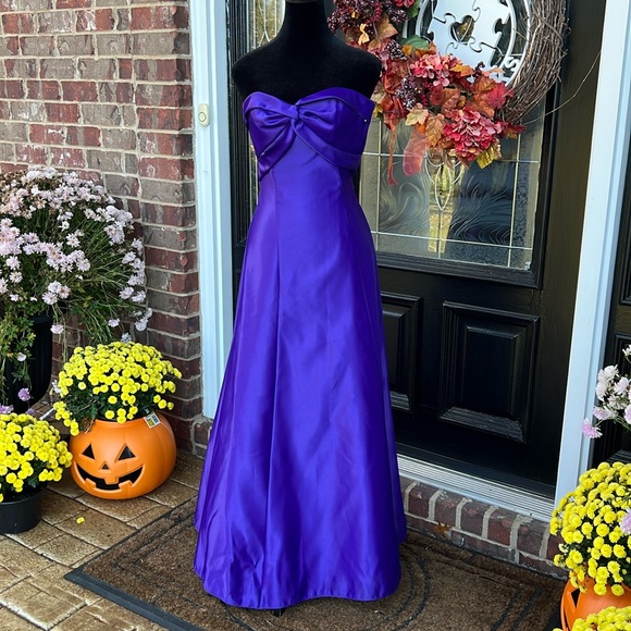 💜Jessica McClintock Formal💜 - Picture 1 of 7
